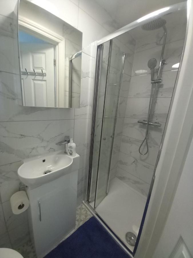 Mari London Holiday Room Ilford Luaran gambar