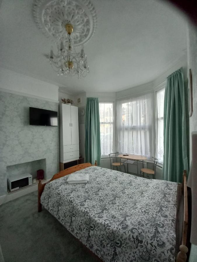 Mari London Holiday Room Ilford Luaran gambar